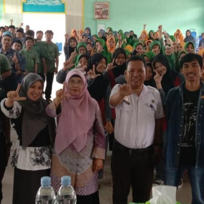 Dinas Perpustakaan Sosialisasi Budaya Baca dan Literasi di MAN 2 Kota Parepare