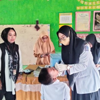 Sukses Lindungi Generasi Muda: Puskesmas Awaru Tuntaskan Imunisasi Polio Tahap Dua di MIN 2 Bone