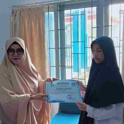 Penerimaan Sertifikat OSN 2024: Sayyidah Tul Mardiyah dari MTs Muhammadiyah Punnia Raih Juara 1 Matematika Tingkat Kabupaten