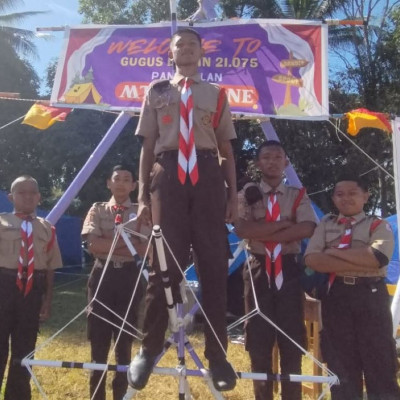 Tim MTsN 1 Bone Berpartisipasi dalam Lomba Pioneering Tiang Bendera Kreatif