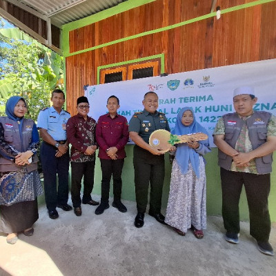 Saat Serah Terima Rumah Layak Huni Baznas-Kodim 1422, Kakankemenag Maros: Semoga Memberikan Kebahagiaan pada Masyarakat Sekitar