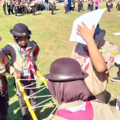 Gemilang di Ajang Pramuka: Usungan Putri MIN 2 Bone Sabet Juara Pertama