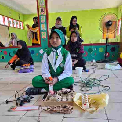 Shaza Salsabila dari MI DDI Masolo Sabet Juara Pertama Lomba Seni Kriya