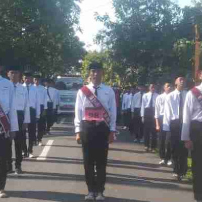 Barisan Terakhir, Semangat Terdepan: Aksi Siswa MA Biharul Ulum Ma'arif di Wiringtasi