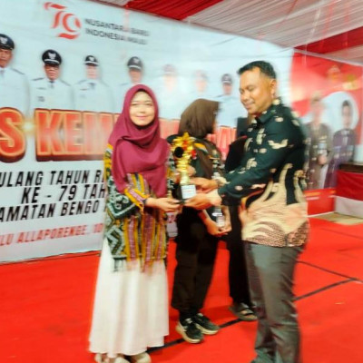 Siswa MTsN 3 Bone Raih Juara 1 dalam Ajang Lomba Puisi