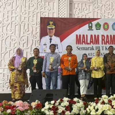 Semarak HUT RI ke-79 Kecamatan Sinjai Utara: MIN 1 Raih Juara 1 Lomba Kebersihan