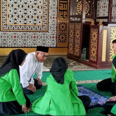 KUA Tellu Siattinge Bersama Mahasiswa PPL IAIN Bone, Pengukuran Arah Kiblat