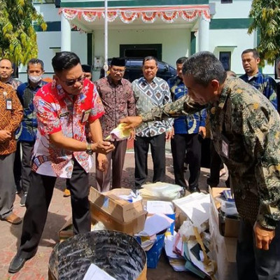 Kakankemenag Sinjai Musnahkan BMN Dokumen Nikah, Ini Alasanya