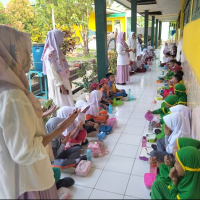 Kebersamaan di Pagi Hari: Langkah Sehat Siswa MIN 2 Bone