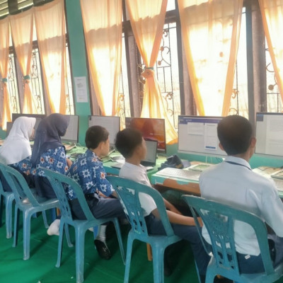 Kamad MTsN 4 Bulukumba Pantau Langsung Gladi Bersih ANBK di Hari Pertama