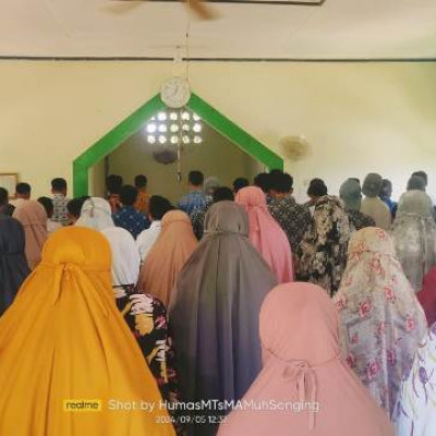 Madrasah Muh. Songing Dengan Shalat Dhuhur Berjamaah Sebagai Kewajiban Bentukan Karakter Peserta Didik