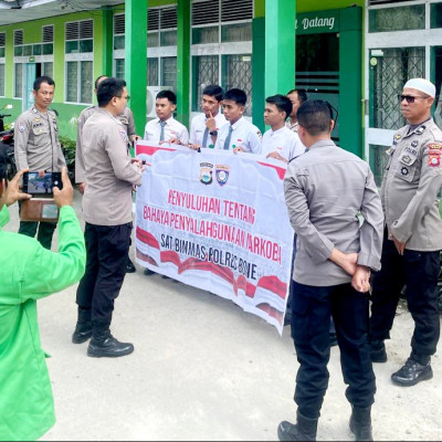 Satbinmas Polres Bone, Lakukan Penyuluhan Bahaya Penyalahgunaan Narkoba di MAN 2 Bone