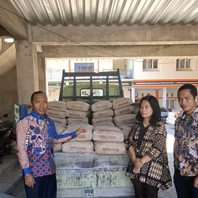 Gereja GBI Blessed Family Church Makassar Berikan Bantuan 50 Sak Semen untuk Musholla Kemenag Kota Makassar