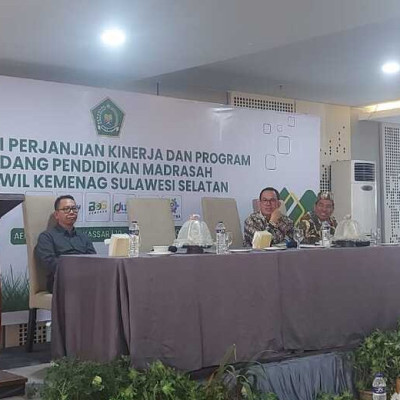 Kakanwil Kemenag Sulsel Buka Resmi Evaluasi Perkin dan Program Bidang Penmad