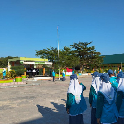 Upacara Bendera Hari Senin di MAN 4 Bone Berlangsung Khidmat