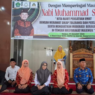 Ketua DWP Kemenag Takalar Hj. Insana Malik Solihin Hadiri Maulid Nabi Di Mangarabombang.