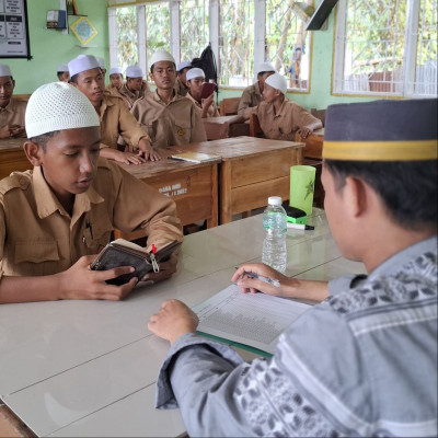 Melalui Program Bebas Buta Baca Qur'an (B3Q), MTs Putra DDI Mangkoso Menjaring Kemampuan Baca Santri