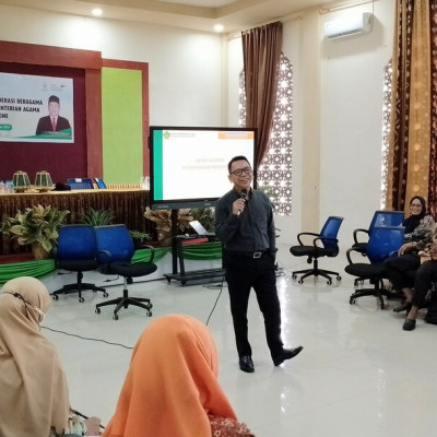 Tim Pakar Moderasi Isi Materi pada Penguatan Moderasi Beragama Kemenag Bone