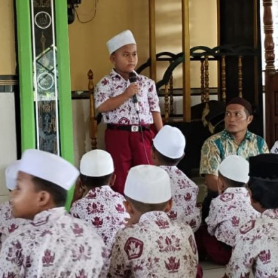 MI Gelar Arrahman Pajekko Latihan Ceramah Setelah Sholat Dhuha