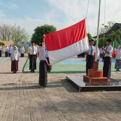 Upacara di MAN 1 Kota Parepare, Rusman Madina: Hari Santri adalah Milik Semua Golongan