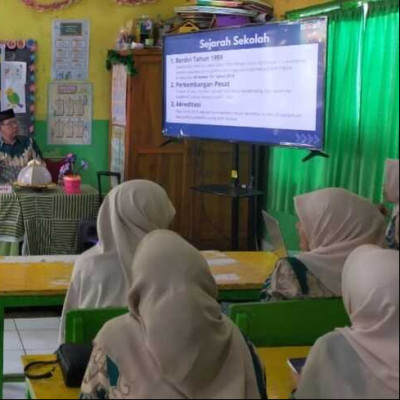 Kepala MIN 8 Bone  Tampil Percaya Diri di Hadapan Tim Asesor