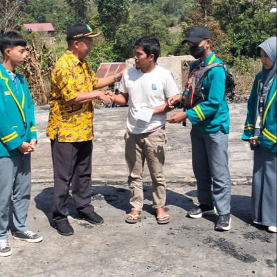 Peduli Sesama, MAN Enrekang Sigap Bantu Korban Kebakaran di Desa Pana