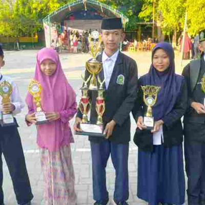 Unggul Di Semua Cabang, MTsN Pinrang Raih Juara Umum Lomba Sastra II Tahun 2024