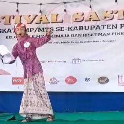 Peserta Puisi MTs Negeri Pinrang Tampil Percaya Diri dan Sukses di Ajang Lomba Sastra II 2024