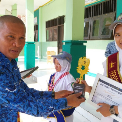 Najwah dan Andi Dhalilah, Siswa Berprestasi yang Harumkan Nama MAN 1 Bulukumba di Ajang Nasional