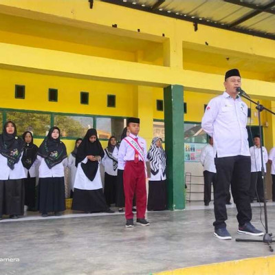 Upacara Bendera di MIN 7 Bone Menggugah Semangat Disiplin