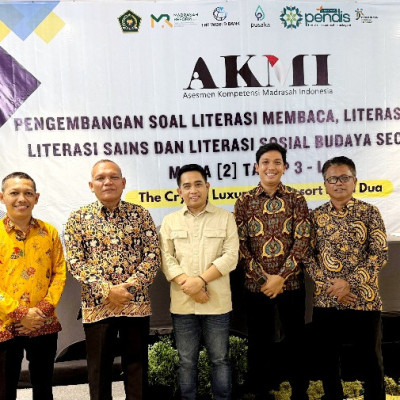 Guru Qur'an Hadis MTsN Bone, Husni Mubarak, Ikuti Kegiatan Pengembangan Soal Literasi di Bali