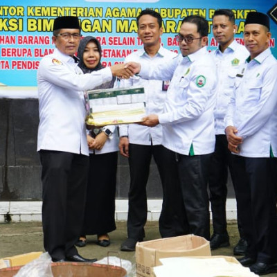 Kemenag Pangkep distribusikan 5000 lembar Buku Nikah terbaru