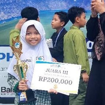 Siswa MI Arifah Gowa Raih Juara 3 Spelling Bee di Al Azhar Festival 2024