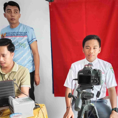 Peserdik MAN 4 Bone Ikut Perekaman E-KTP di Kantor Kec. Kajuara