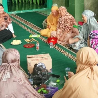 Nurmiah Bahas Qadha dan Qadar di Majelis Taklim Binaannya