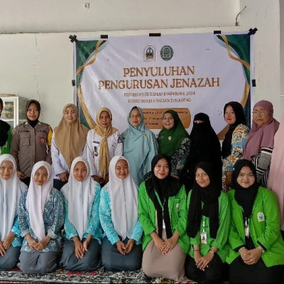 KUA Tellu Siattinge bersama Mahasiswa KKN IAIN Bone Gelar Pelatihan Penyelenggaraan Jenazah di Masjid Nurul I'tiqad Kel. Tokaseng