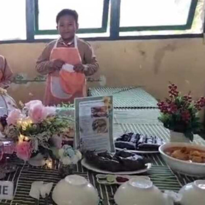 Tim Masak Ria MIN 8 Bone Tampil Kreatif dengan Kari Ayam di LKP2M