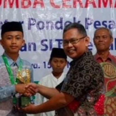 Santri Yatim Berprestasi, Khaerul Raih Juara 2 Lomba Ceramah Antar Pesantren