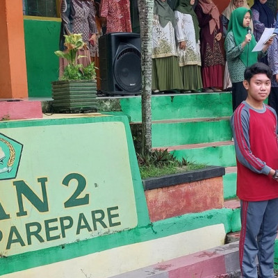 Siswa MAN 2 Kota Parepare Juara 1 Tulis Puisi Tingkat Nasional