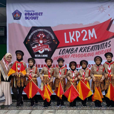 Meriahkan LKP2M, Peserdik MIN 7 Bone Berlomba di Ajang Semaphore Dance