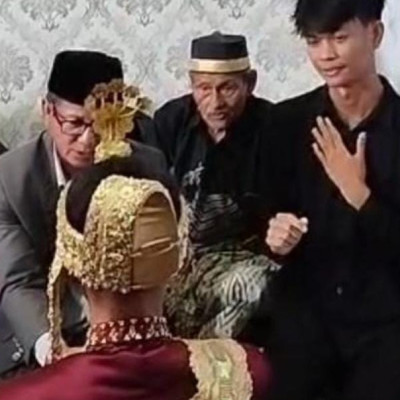 Uniknya Prosesi Ijab Qabul Pengantin Tunarungu Dipandu Penghulu KUA Bajeng