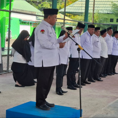 Upacara Peringatan Hari Guru Nasional Dengan Tema “Guru Berdaya, Indonesia Jaya”