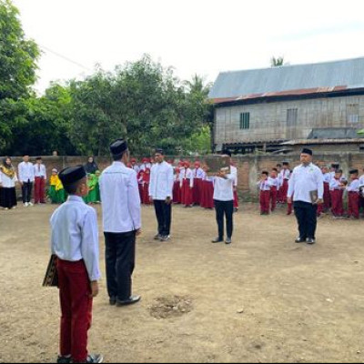 Kemeriahan Peringatan Hari Guru Nasional ke-30 Yayasan Al-Ikhlas Wette'e