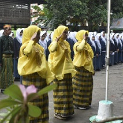 Upacara Hari Guru Nasional di MA YMPI Rappang Berlangsung Khidmat