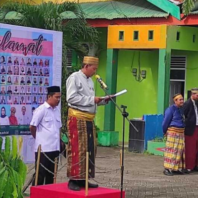 Momen Haru Upacara Peringatan Hari Guru Nasional di MAN 1 Parepare 