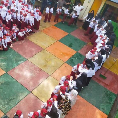 Ucapan Terima Kasih 488 Siswa MIN 8 Bone Meriahkan Perayaan HGN 2024