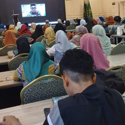 Muh. Tonang : Mengembangkan Potensi Guru Melalui Workshop