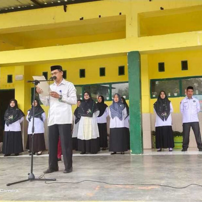 Upacara Bendera Peringatan HGN di MIN 7 Bone Berlangsung Khidmat