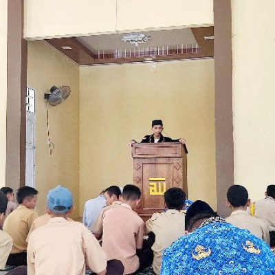 Masjid Jadi Ruang Asah Bakat, Siswa MAN 2 Bone Jadi Khatib Jumat