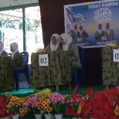 3 Pasangan Calon Ketua OSIM MTs DDI Lil Banat Sampaikan Visi dan Misi